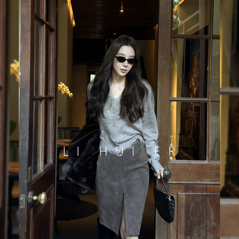 Lihuier Li Hui'Er Mi Hua Loose and Casual Lace Cashmere Sweater for Women, Elegant and Unique Knitted Cardigan