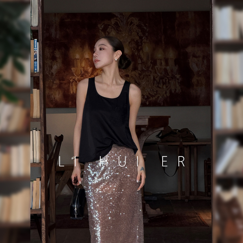 Lihuier [Solomon's Dream] Summer Dark Black Lyocell Round Neck Embroidered H-Shaped Tank Top for Women