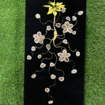 Gift box containing Changbai Mountain forest dry ginseng soaked in wine and soup high-end wild ginseng nourishing deer antler and plum blossom slices a specialty gift.