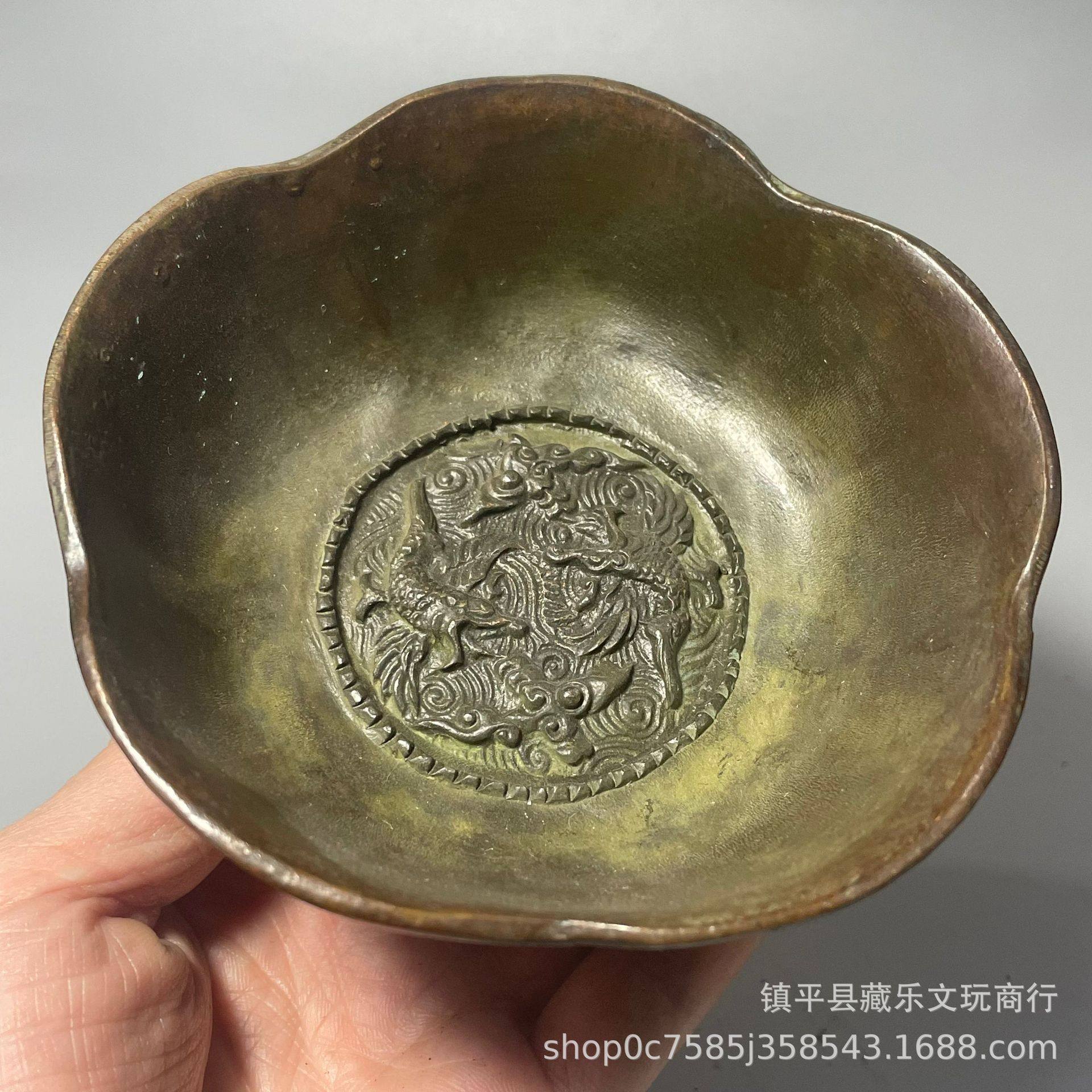 古玩铜器收藏如何辨别真假？仿古做旧铜碗收藏有哪些技巧？_游戏推荐_