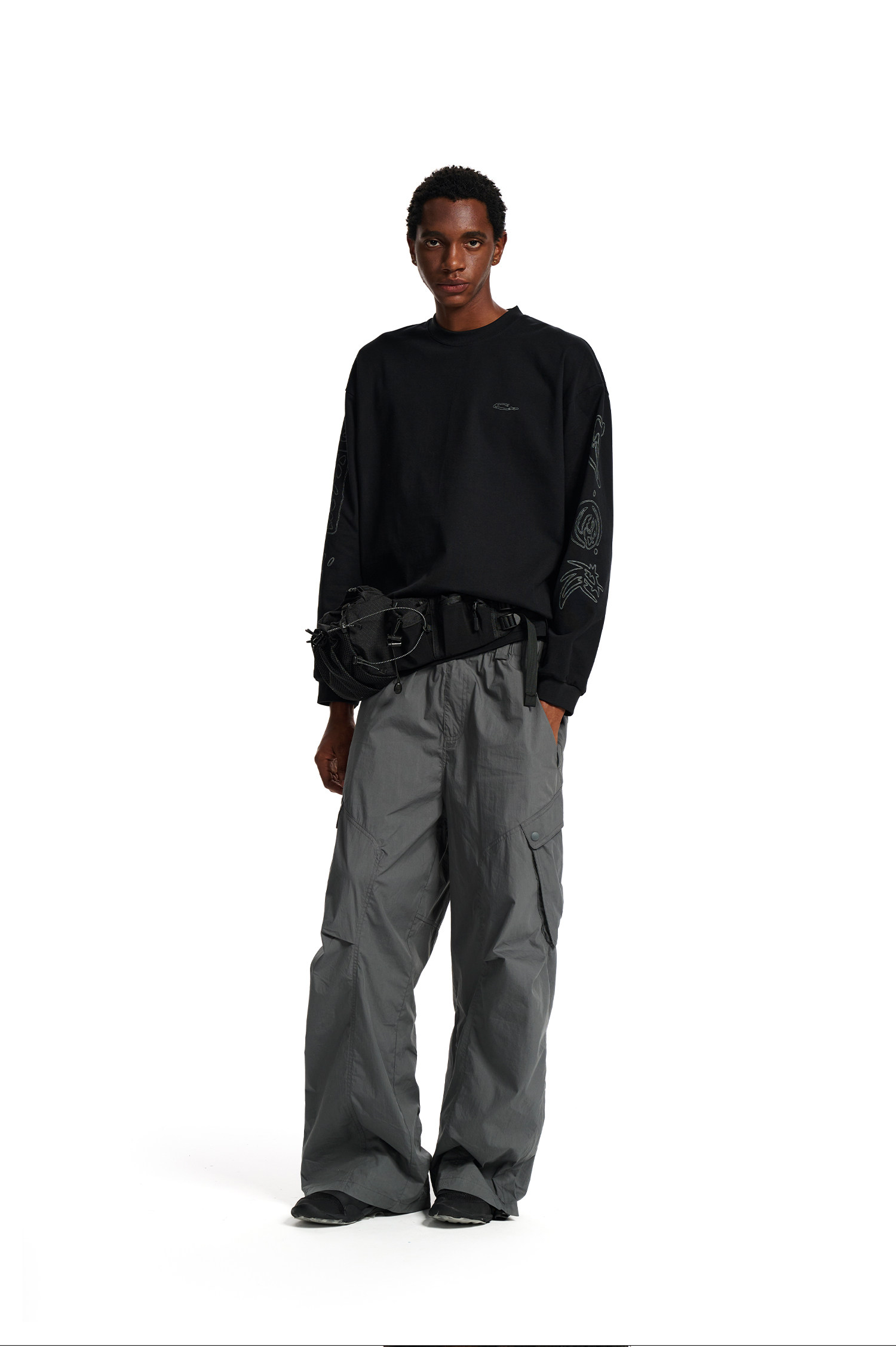 Loopsoon Letter Print Drop-Shoulder Long-Sleeve Tee