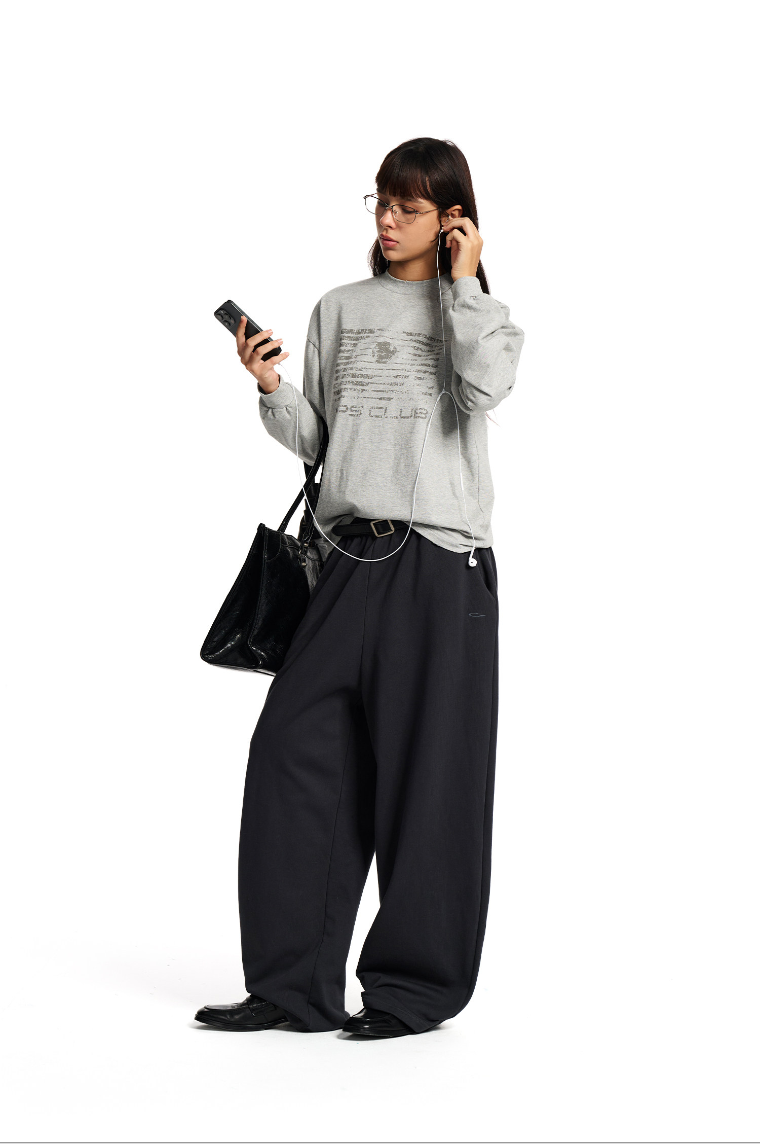 Loopsoon Gradient Washed Graphic Long-Sleeve Tee