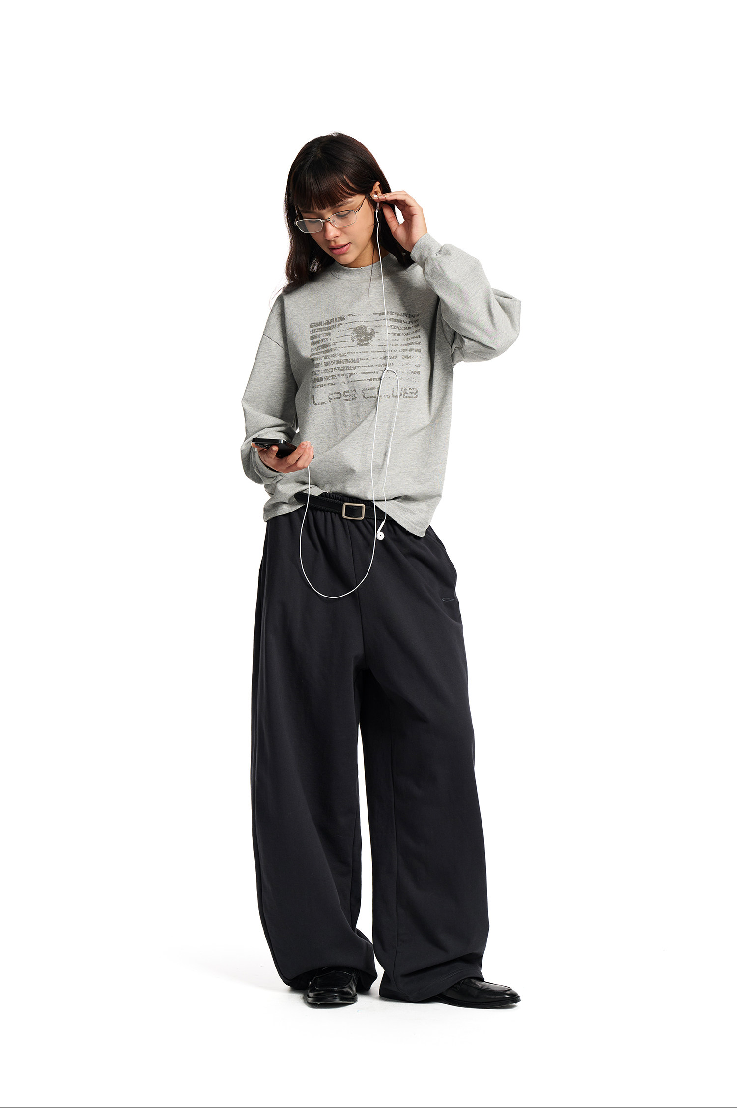 Loopsoon Gradient Washed Graphic Long-Sleeve Tee