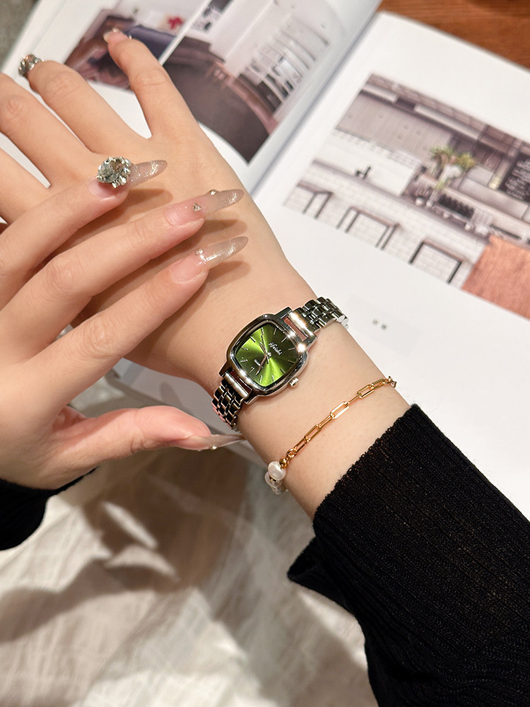 [New Year's Gift] Ji Feishi Small Square Sugar Watch for Women, Light Luxury Steel Band Small Dial Wristwatch Gift Box for Girlfriend