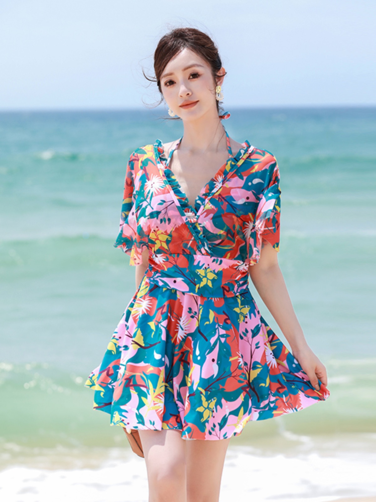 <!--新款泳衣女连体平角时尚遮肚显瘦游泳蕾丝时尚大码泳衣温泉游泳衣-->