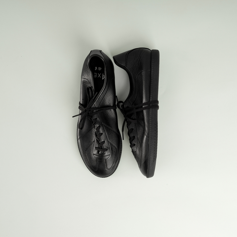 Yasheng Axen Black Fetal Leather Training Shoes, Retro, Breathable, for Commuting and Casual Wear