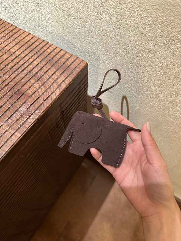Auspicious Little Elephant Bag Pendant, Matte Leather Handmade Elephant Ornament, Niche High-End Bag Charm, Keychain, Great Gift Item