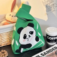 Панда из зеленых рисовых шариков