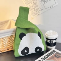 Морда зеленой панды