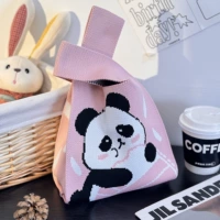 Розовая панда с рисовыми шариками