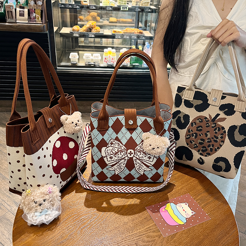 New Tote Knitted Handbag for Female Office Workers, Suitable for Commuting and Going Out, Large Capacity for Storing Miscellaneous Items, Lunch Box, Hand-Held Square Bag New Tote Knitted Handbag for Female Office Workers, Suitable for Commuting and Going Out, Large Capacity for Storing Miscellaneous Items, Lunch Box, Hand-Held Square Bag