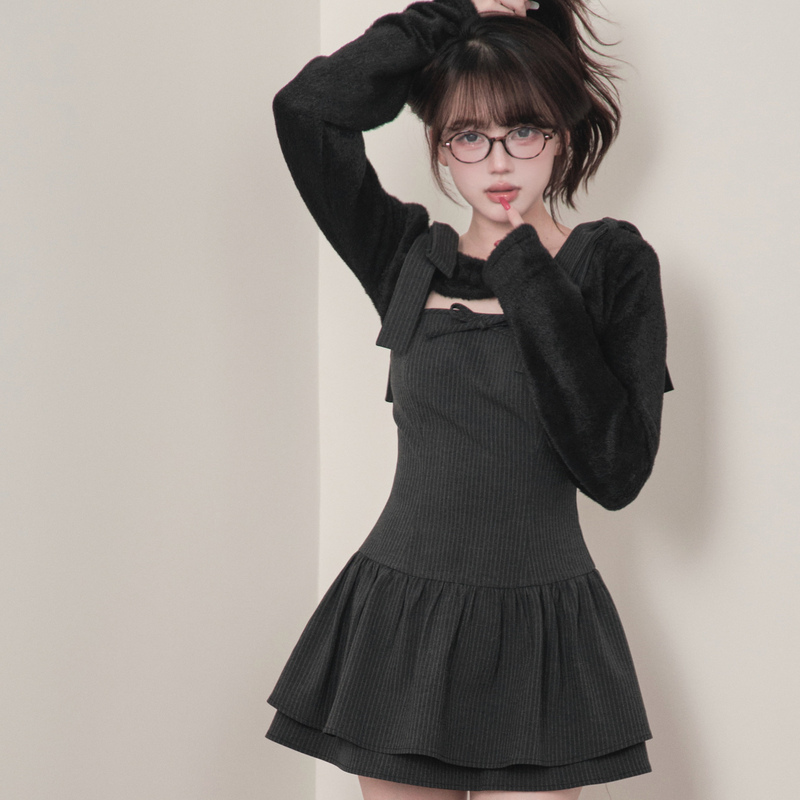 December 11Th, 8 Pm *Two-Piece Set of Small Top and Dress* Plaid Japanese Style Mass-Produced Mature Original Design Clear