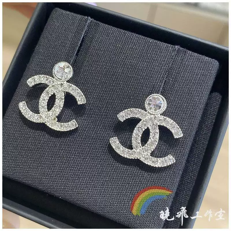 Сережки Chanel, клипсы для ушей, 23 карат, инкрустация алмазами