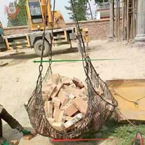 Special specifications of wire rope net bags for lifting stones and bricks at the construction site. Net bags for lifting stones and bricks.