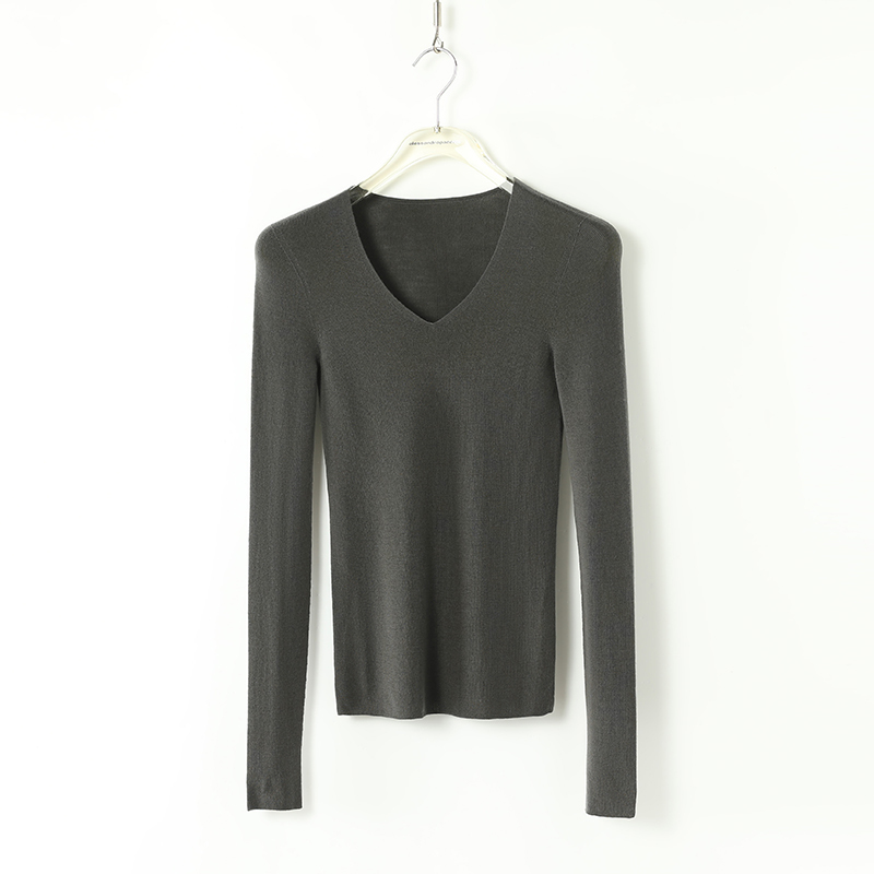 Ap Luo Ge【Simple】1Oo Sheep Wool V-Neck Seamless Solid Color Simple Versatile Long-Sleeve Pullover for Women 42101St Ap Luo Ge【Simple】1Oo Sheep Wool V-Neck Seamless Solid Color Simple Versatile Long-Sleeve Pullover for Women 42101St