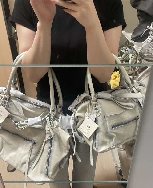 American Designer Brand Free People Large-Capacity Fashionable and Versatile Motorcycle Bag, Hand-Held Shoulder Bag, Cross-Body Bag