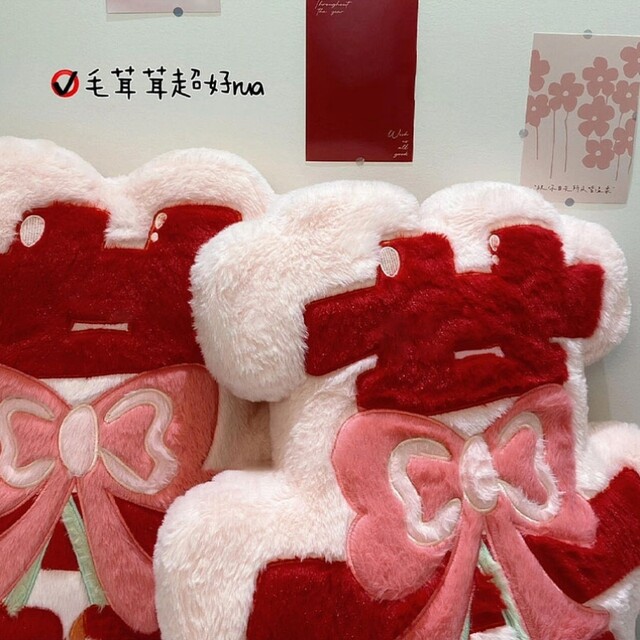 Pillow wedding room wedding decoration bed press dolls pair of cute wedding dolls with bows and dolls decoration supplies