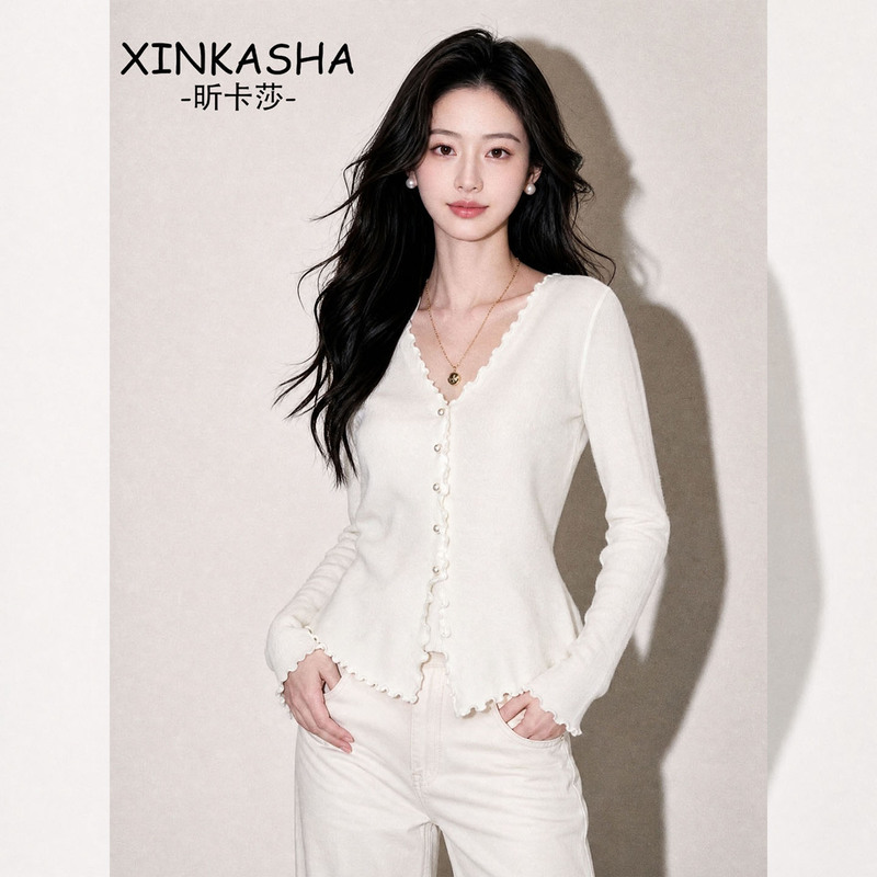 Korean-Style Design V-Neck Ruffled Knit Sweater for Women, Early Autumn 2026 New Model, Buttoned Versatile High-End Top
