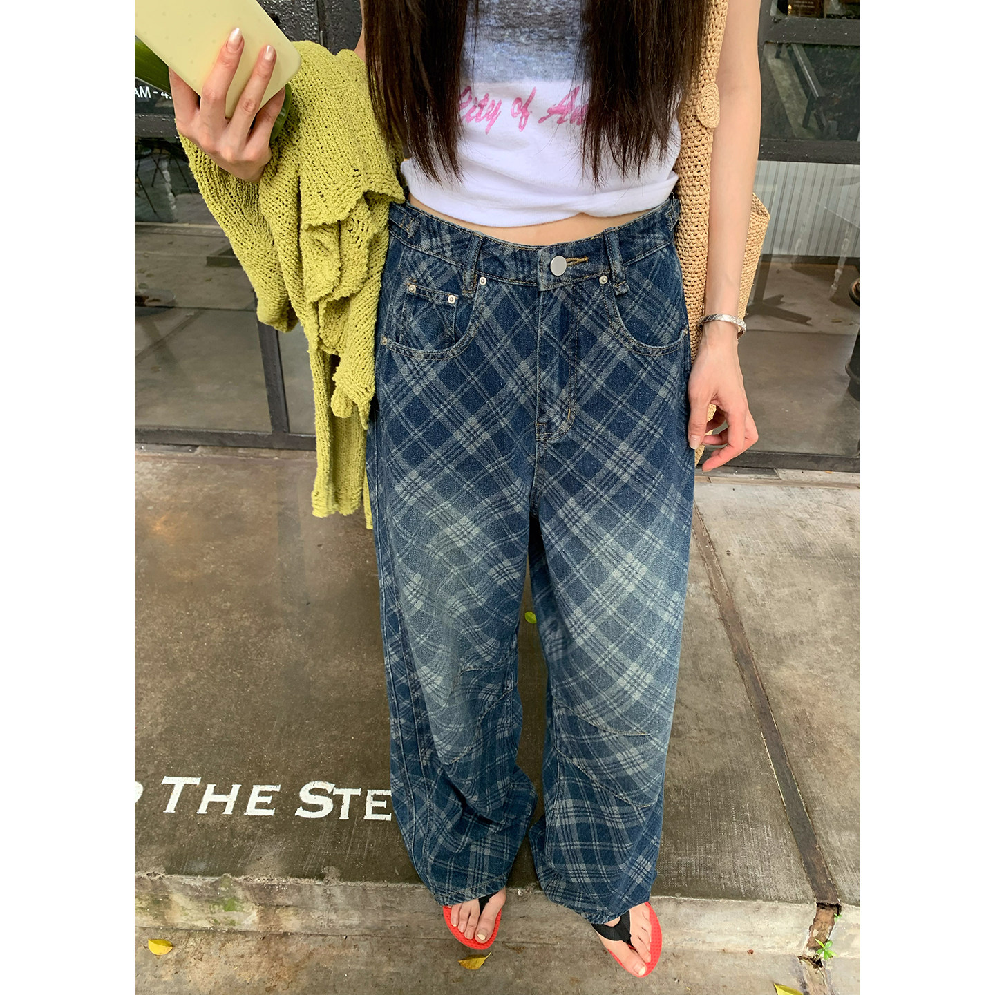 【星期八】Американские ретро клетчатые уличные джинсы с леопардовыми карманами 2026, новая модель широких универсальных повседневных джинсов