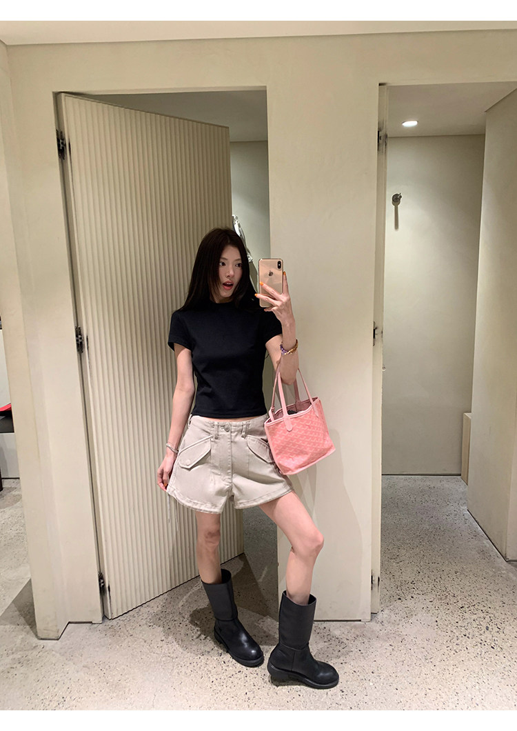 牙套大汪 минималистичная базовая футболка с коротким рукавом и прямыми плечами