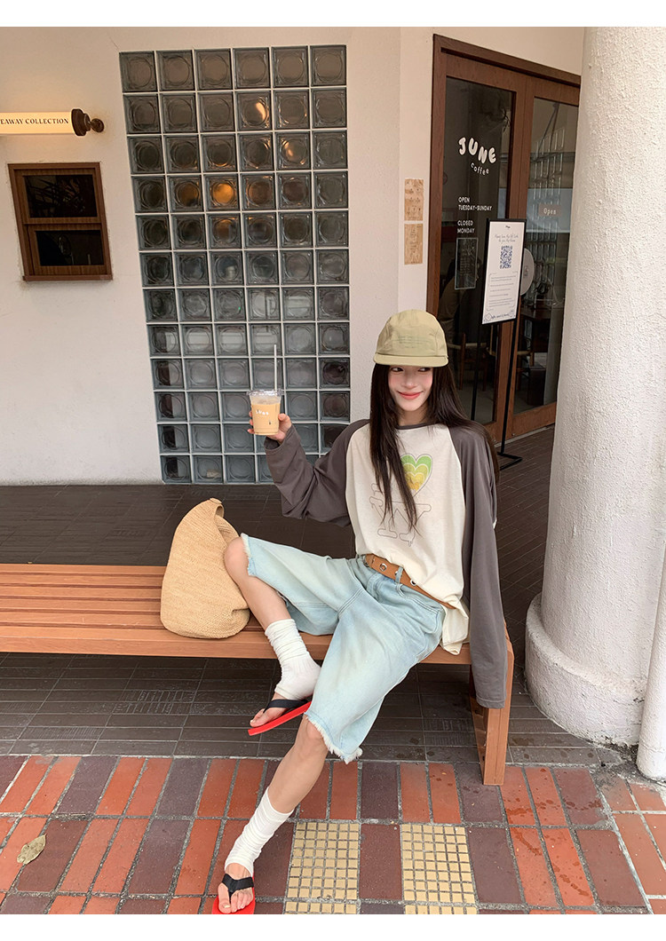 Стильные женские джинсы средней длины с эффектом потертости 牙套大汪