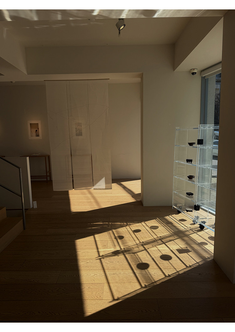 牙套大汪 [Девочка-эскиз] Футболка с длинными рукавами и круглым вырезом в неровную полоску