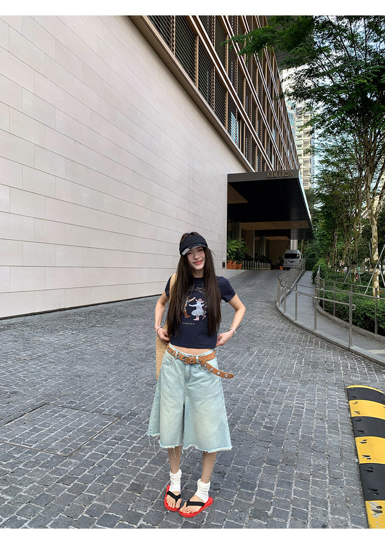 Супер милая новая модель 2026 приталенная футболка с принтом букв Dancing Kitten