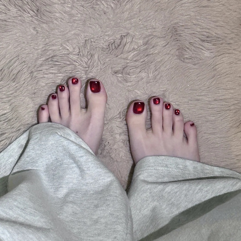 Purely Handmade Red Glass Bead Cat-Eye Toenail Wearable Nail Tips, Finished Product That Enhances Complexion, Removable Toenail Nail Art Patches