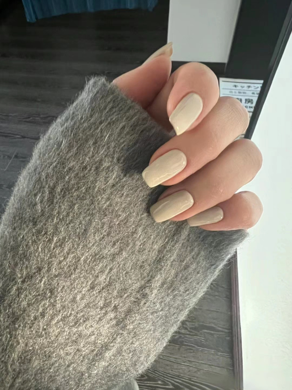 Milky White Fake Nail Patches, Solid Color Short Style Wearable Manicure, European and American Japanese Style, Pure and Simple Handmade Finished Product