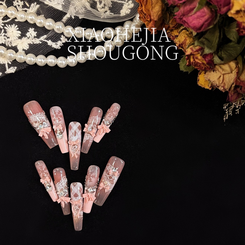 [Xiao He's Home] Purely Handmade Pink French Style Wearable Nails, Rich Lady's Heavy Craft Cat Eye Manicure 2026 New Model