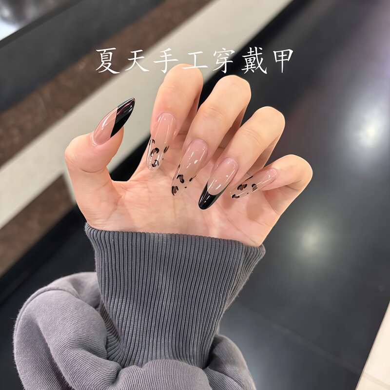 Purely Handmade Leopard Print Press-On Nails, Medium Length, 2025 Autumn and Winter New Almond-Shaped Nails, French Manicure with a High-End Feel