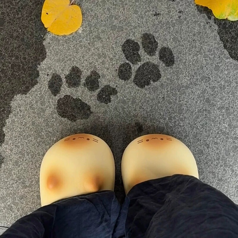 【One Step at a Time】Cat Paw Print Cotton Slippers for Winter Outdoor and Indoor Use 2025 New Waterproof Warm Thick Sole 【One Step at a Time】Cat Paw Print Cotton Slippers for Winter Outdoor and Indoor Use 2025 New Waterproof Warm Thick Sole