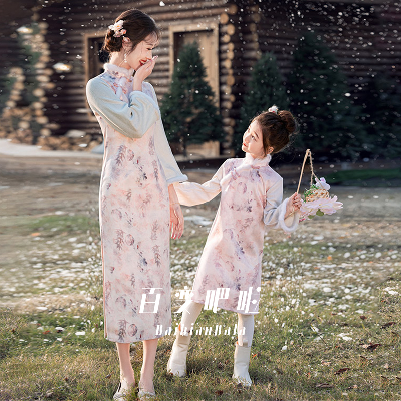 2025年：粉色亲子旗袍引领新中式潮流