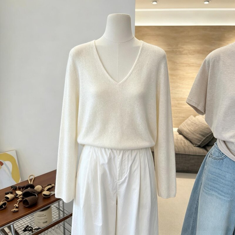 Korean Style Lazy Style V-Neck Loose Pullover Knitwear Women's Long-Sleeved Gentle White Sweater Top 2026 Autumn New Style Korean Style Lazy Style V-Neck Loose Pullover Knitwear Women's Long-Sleeved Gentle White Sweater Top 2026 Autumn New Style