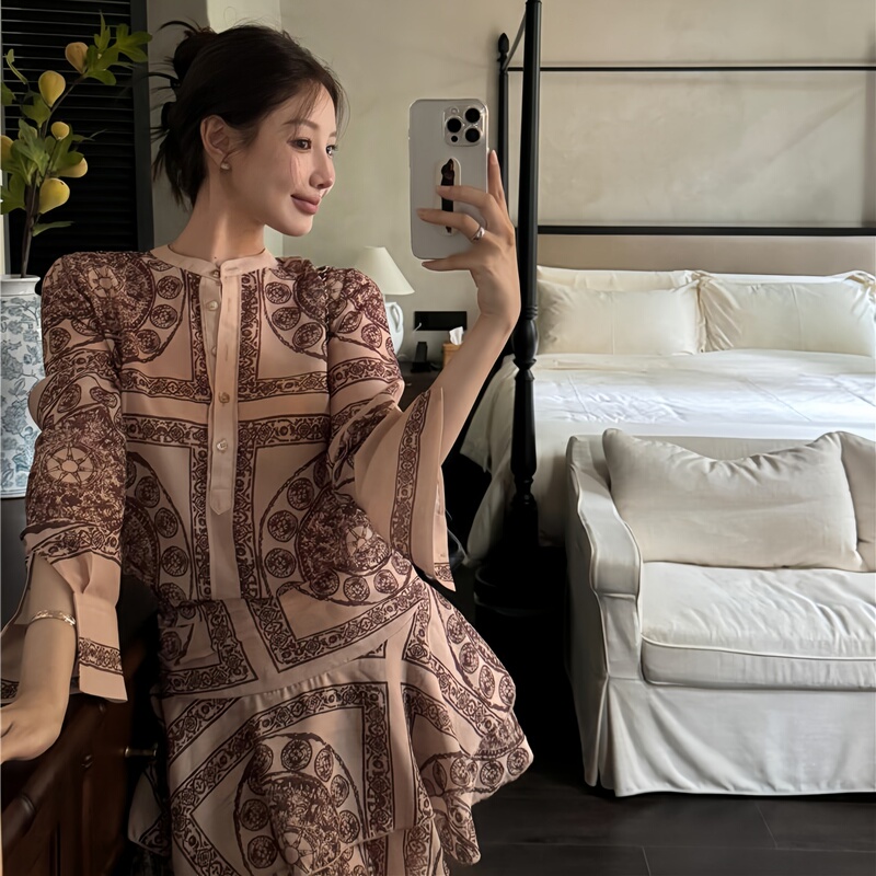 High-End Fashion: H Old Money Compass Faux Silk Printed Long-Sleeve Shirt + Satin Wide-Leg Short Skirt Relaxed Two-Piece Set High-End Fashion: H Old Money Compass Faux Silk Printed Long-Sleeve Shirt + Satin Wide-Leg Short Skirt Relaxed Two-Piece Set