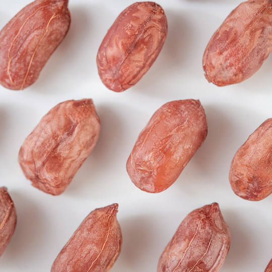 Maní hervido con cinco especias de granja, granos de maní de piel roja con múltiples sabores especiales de Hangzhou Lin'an, bocadillos independientes en paquetes pequeños