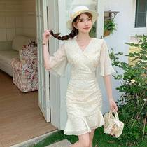 2023 new summer style slimming and gentle style V-neck floral mid-length fishtail waisted short-sleeved dress