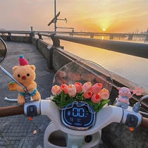 Electric vehicle decorative accessories tulip bouquet windshield ornaments atmospheric motorcycle rearview mirror decoration pendant