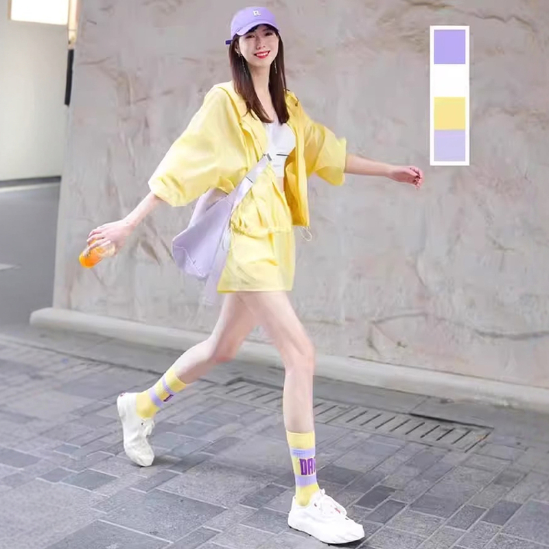 Seaside Resort Style Sun Protection Sports Suit for Women Summer New High-End Fashion Age-Reducing Jacket Shorts Two-Piece Trendy Set