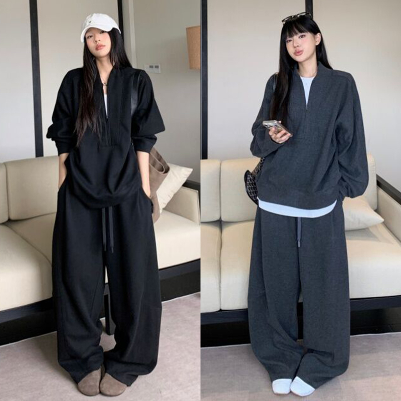 Casual and Elegant Two-Piece Set for Women in Autumn and Winter, Featuring a Loose, Slimming, and Stylish Sweatshirt and Scimitar Pants Casual and Elegant Two-Piece Set for Women in Autumn and Winter, Featuring a Loose, Slimming, and Stylish Sweatshirt and Scimitar Pants