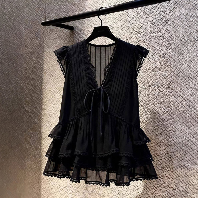 150kg Plus Size Women's Clothing, Stylish Black V-Neck Lace Sleeveless Shirt for Women, Slimming Ruffle Top for Plus-Size Women