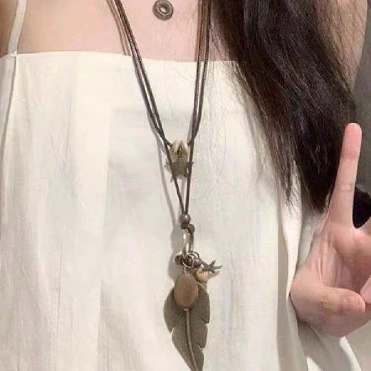 Bohemian Ethnic Style Necklace Women's Niche Design Necklace New Chinoiserie Retro Beaded Leaf Sweater Chain