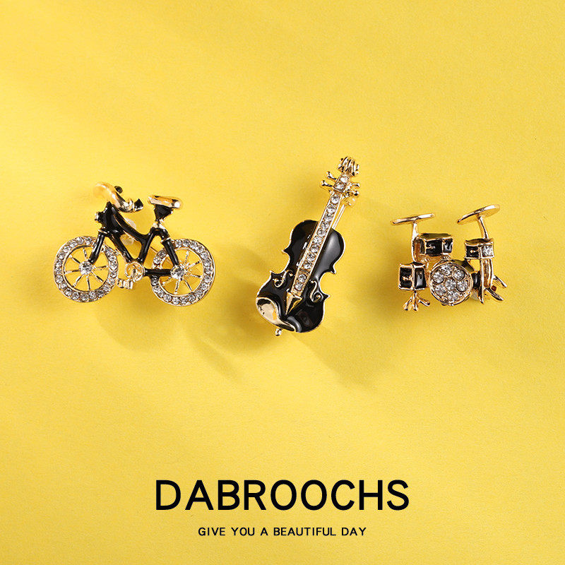 Cartoon violin brooch, cute, trendy, unique, creative, retro bicycle badge, drum set, suit pin