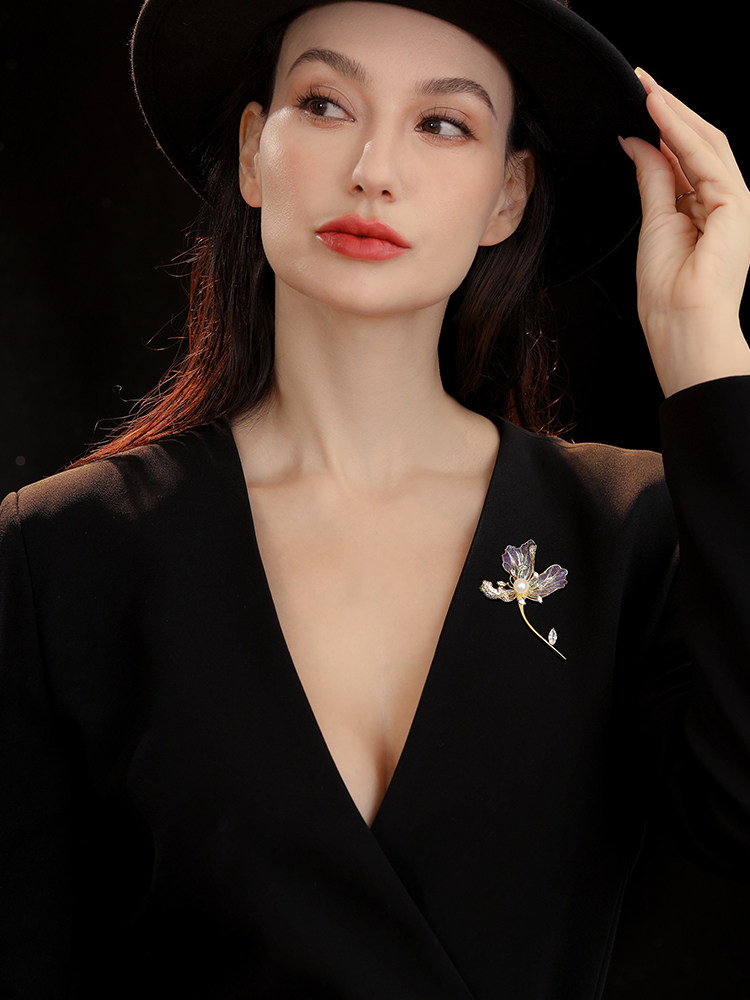 Abenheart Danish Iris Brooch Pearl Luxury Corsage Elegant Niche Design Pin High-End Gift
