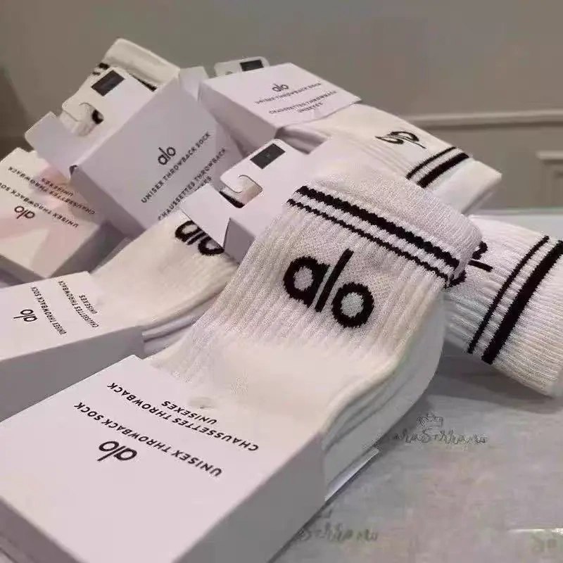Alo Yoga Yoga Socks Mid-Calf Mesh Cotton Women's Socks Long Socks Moisture-Wicking Men's All-Season Fitness Casual Socks