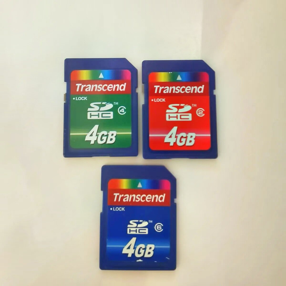 Transcend純正SDカードは、キヤノン、パナソニック、サムスン、ニコンのカメラ、メモリーカード、ストレージカード、レコーダー、CCDに対応しています。