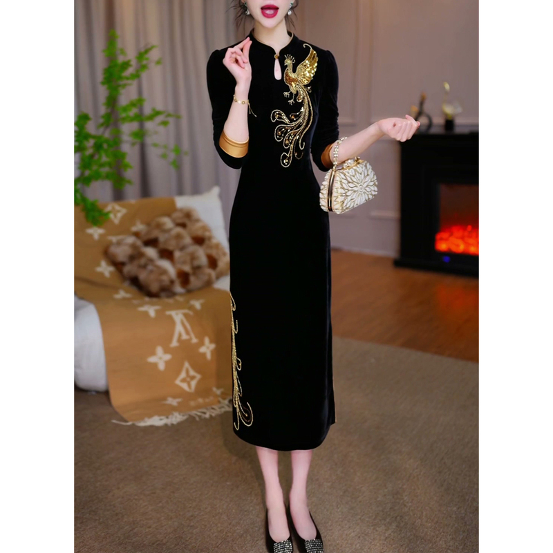 New Chinese-Style National Trend Dress for Women 2026 Autumn and Winter New Model, Heavily Embroidered, Waist-Cinching, Slimming, Elegant Long Dress for Mothers