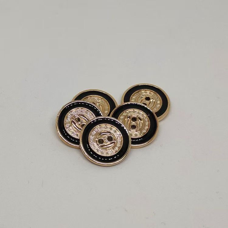 Two-Eye Electroplated Oil Button for Men's and Women's Shirts, Knitwear, Suits, Trousers, Sweaters, Denim Jackets Two-Eye Electroplated Oil Button for Men's and Women's Shirts, Knitwear, Suits, Trousers, Sweaters, Denim Jackets