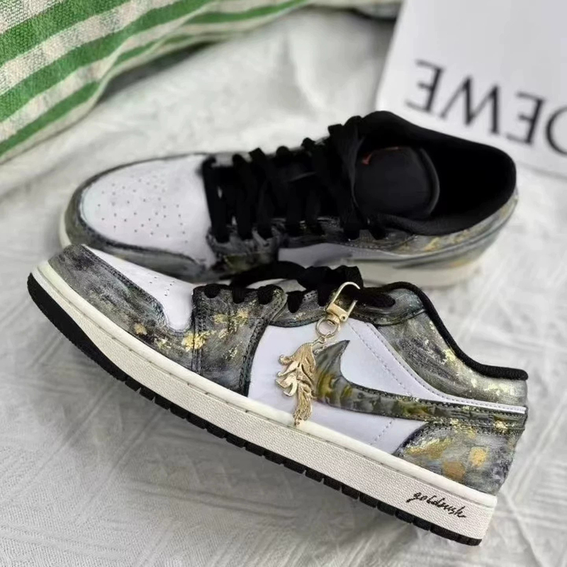 2026 New Model Year of the Horse Limited Edition Men's Shoes Sun God Apollo Jiang Jin Yue Putian Low-Top Sneakers for Women, Couples, and Students 2026 New Model Year of the Horse Limited Edition Men's Shoes Sun God Apollo Jiang Jin Yue Putian Low-Top Sneakers for Women, Couples, and Students