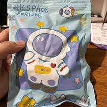 Food for people in the world no added coconut crispy pieces ready-to-eat roasted coconut crispy chunks thin coconut fruit coconut corner for pregnant women Hainan